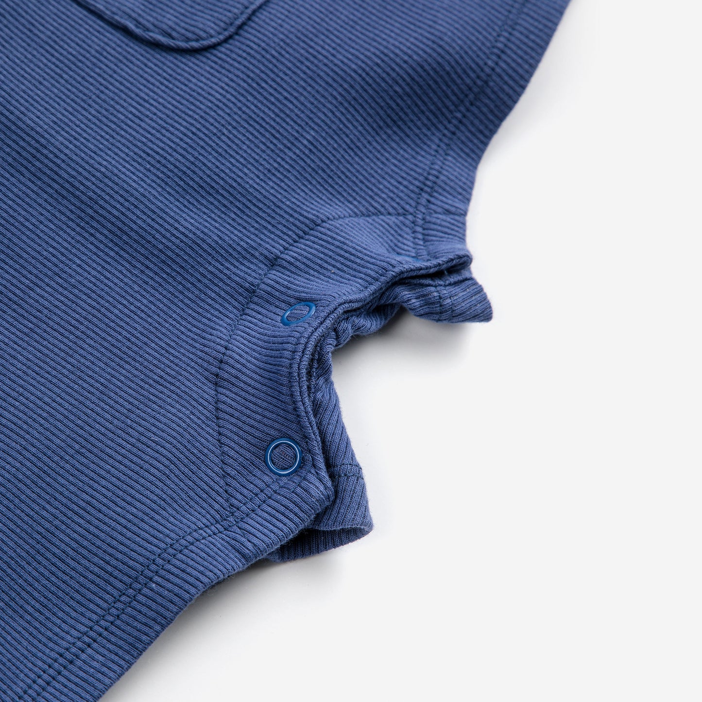 婴儿蓝色棉连体衣