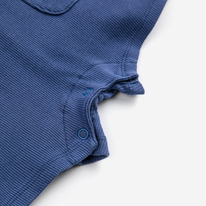 婴儿蓝色棉连体衣