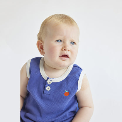 婴儿蓝色棉连体衣