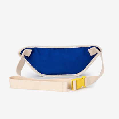 儿童蓝色腰包