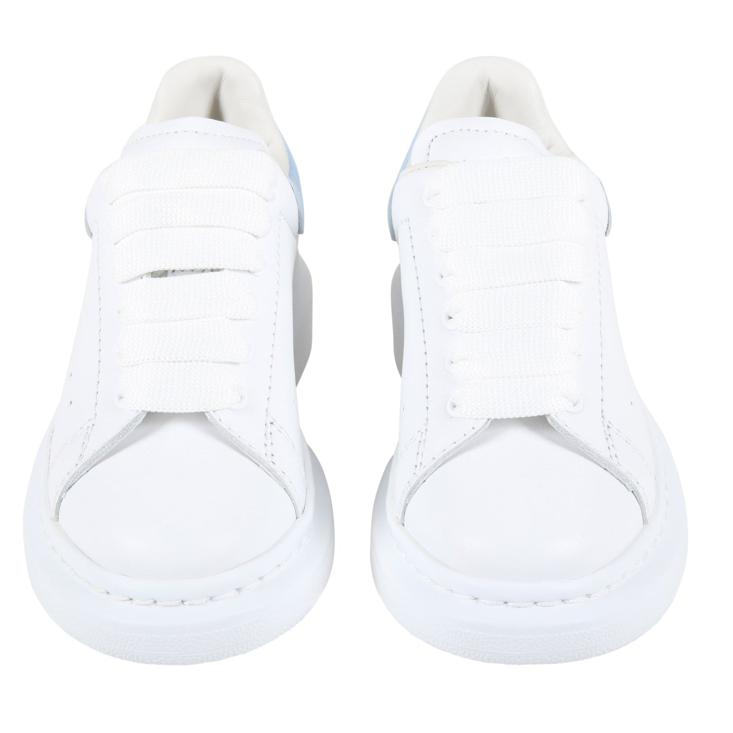 天空蓝色徽标休闲运动鞋