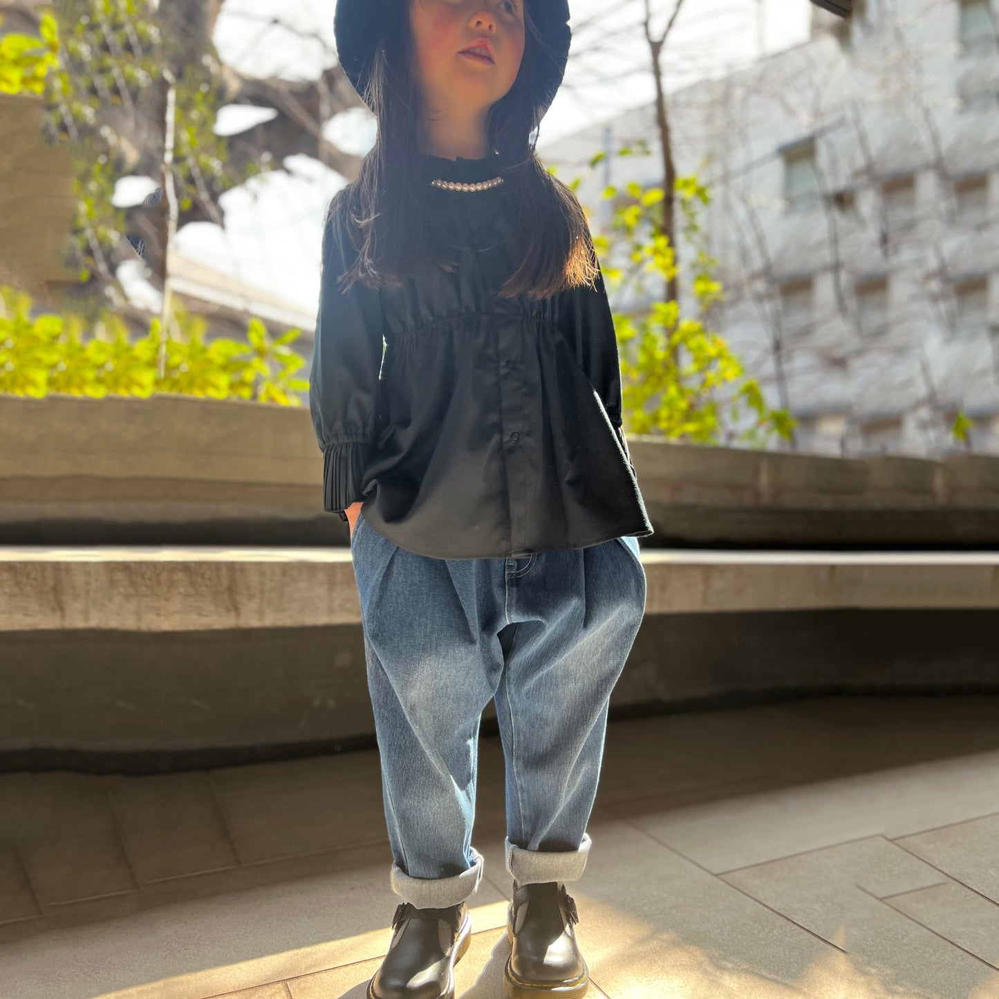 儿童蓝色牛仔裤