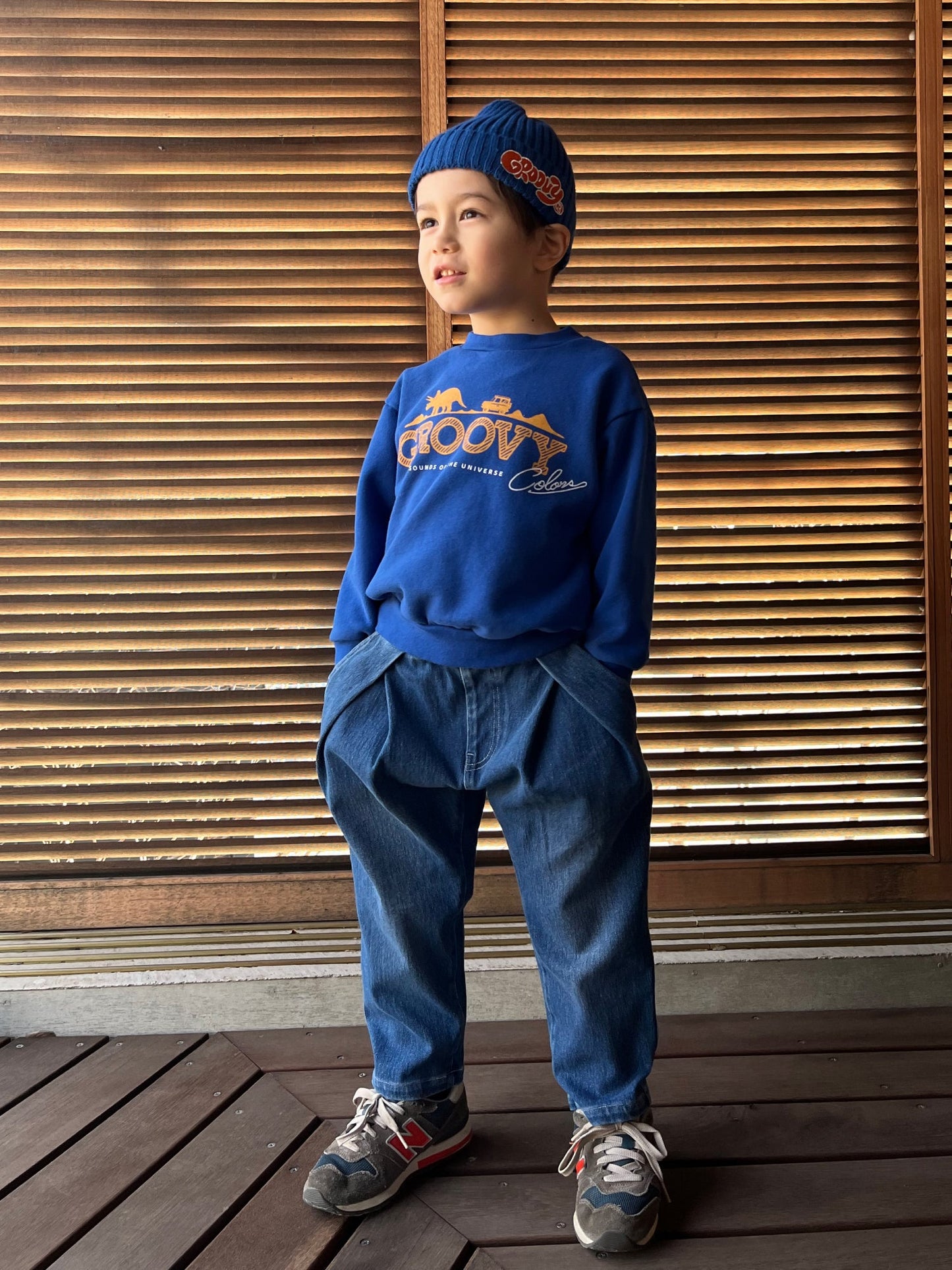 儿童蓝色牛仔裤