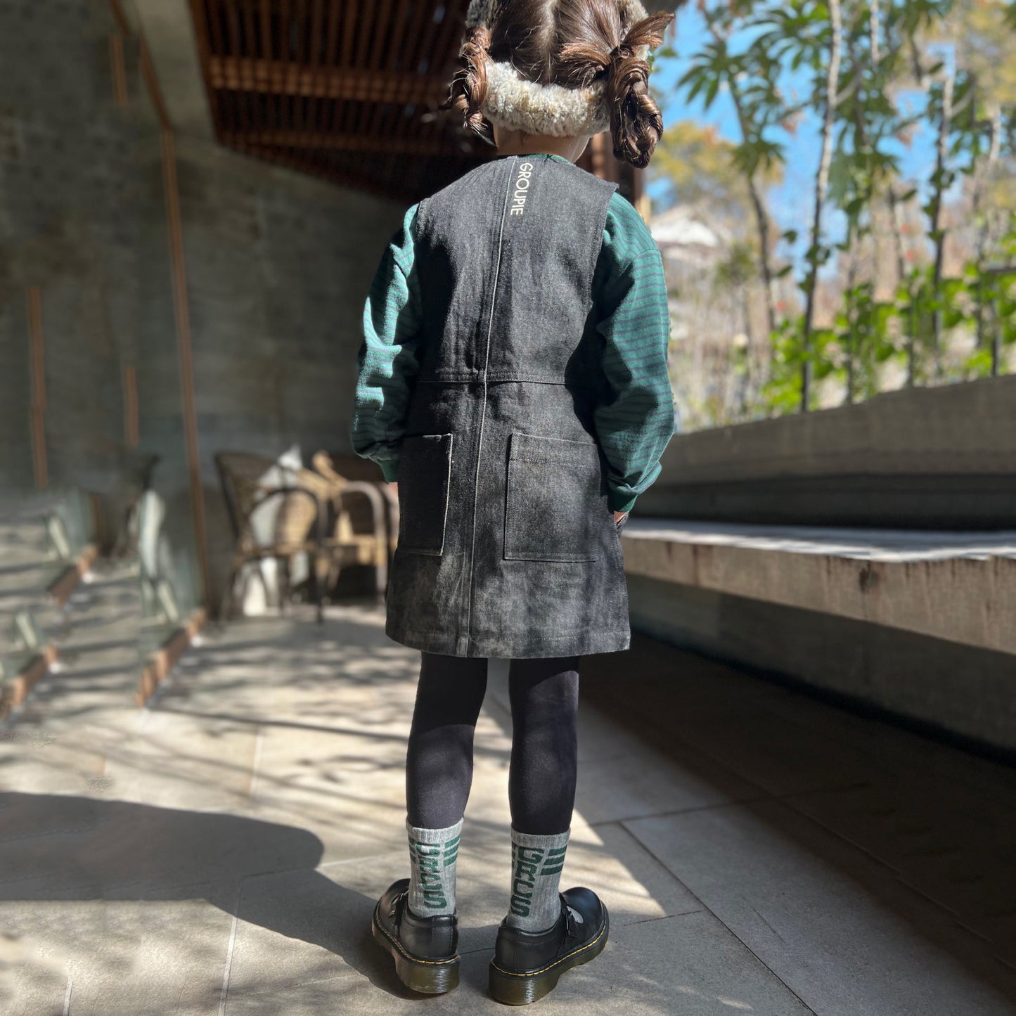 女童黑色牛仔连衣裙