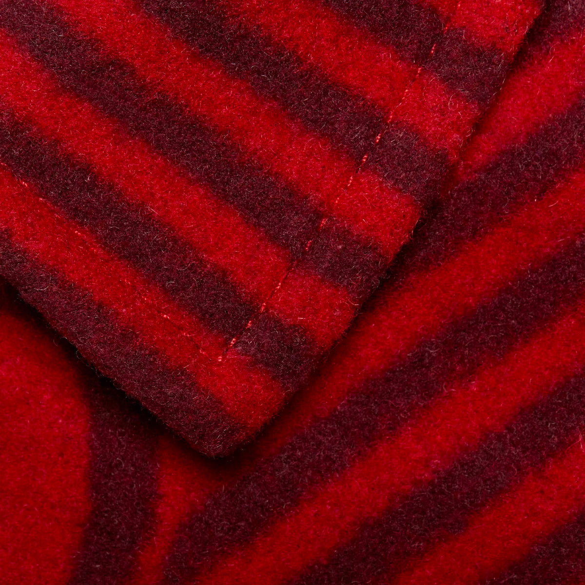 女童红色Logo羊毛外套