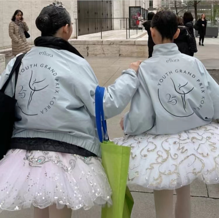 女童浅蓝色芭蕾舞夹克