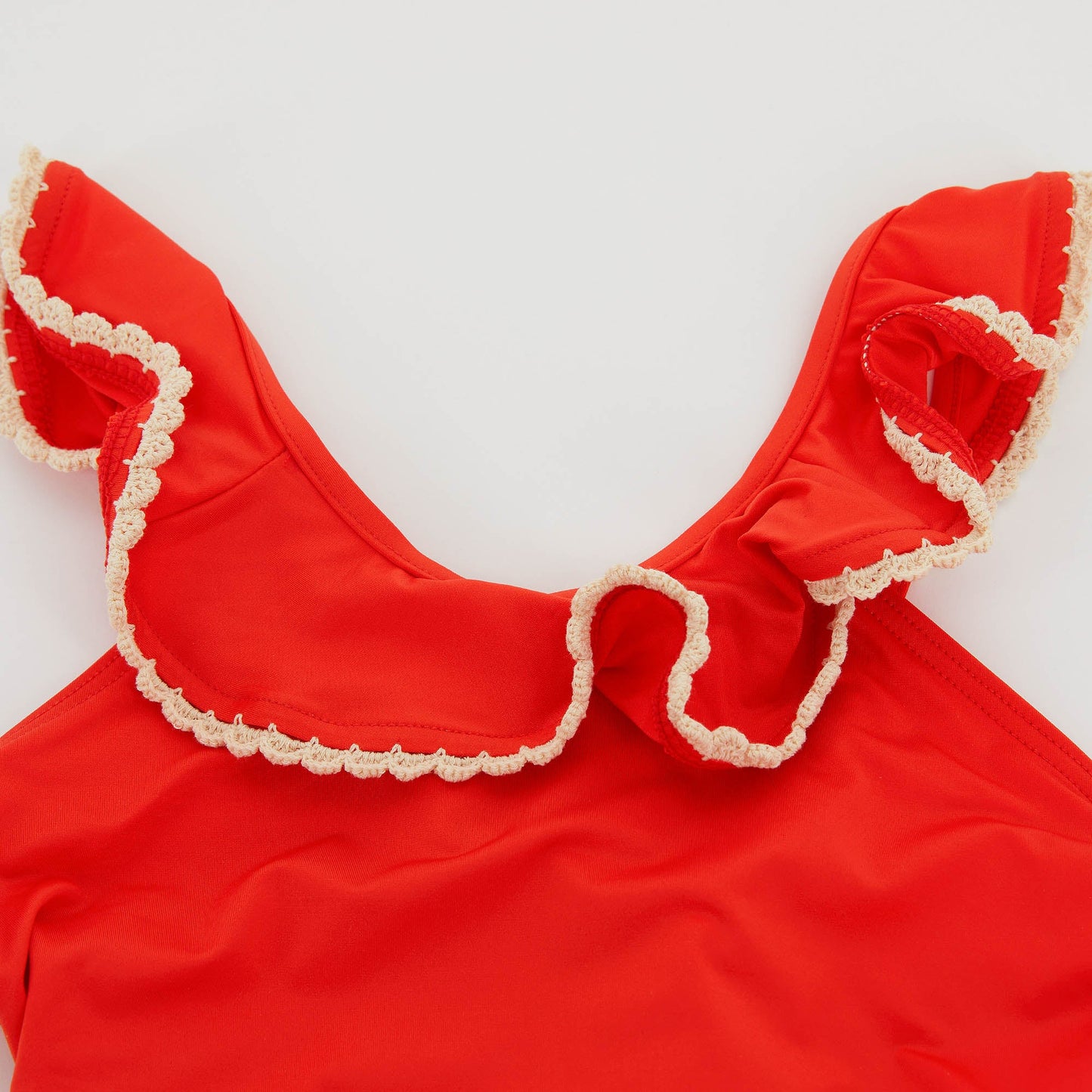 女童红色泳衣