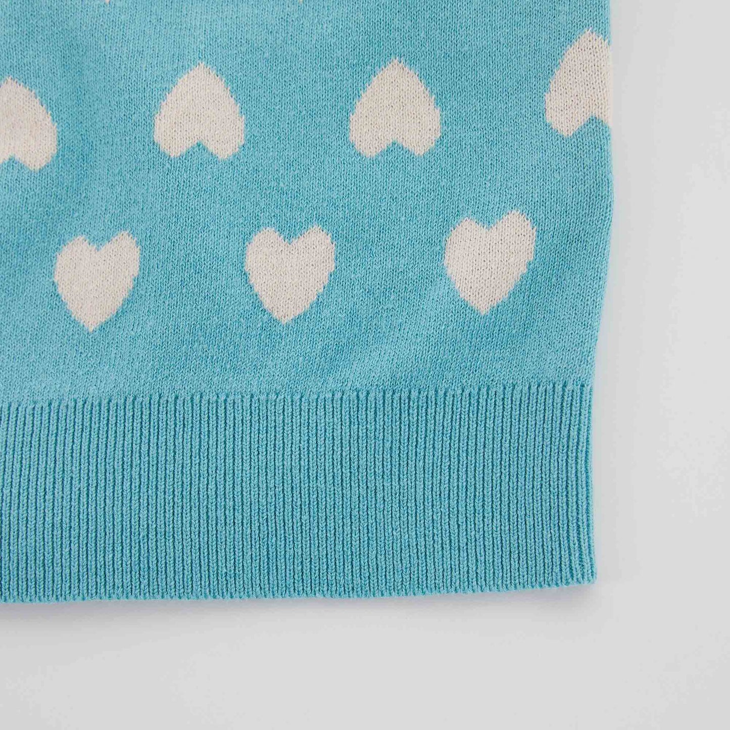 女童蓝色心形毛衣