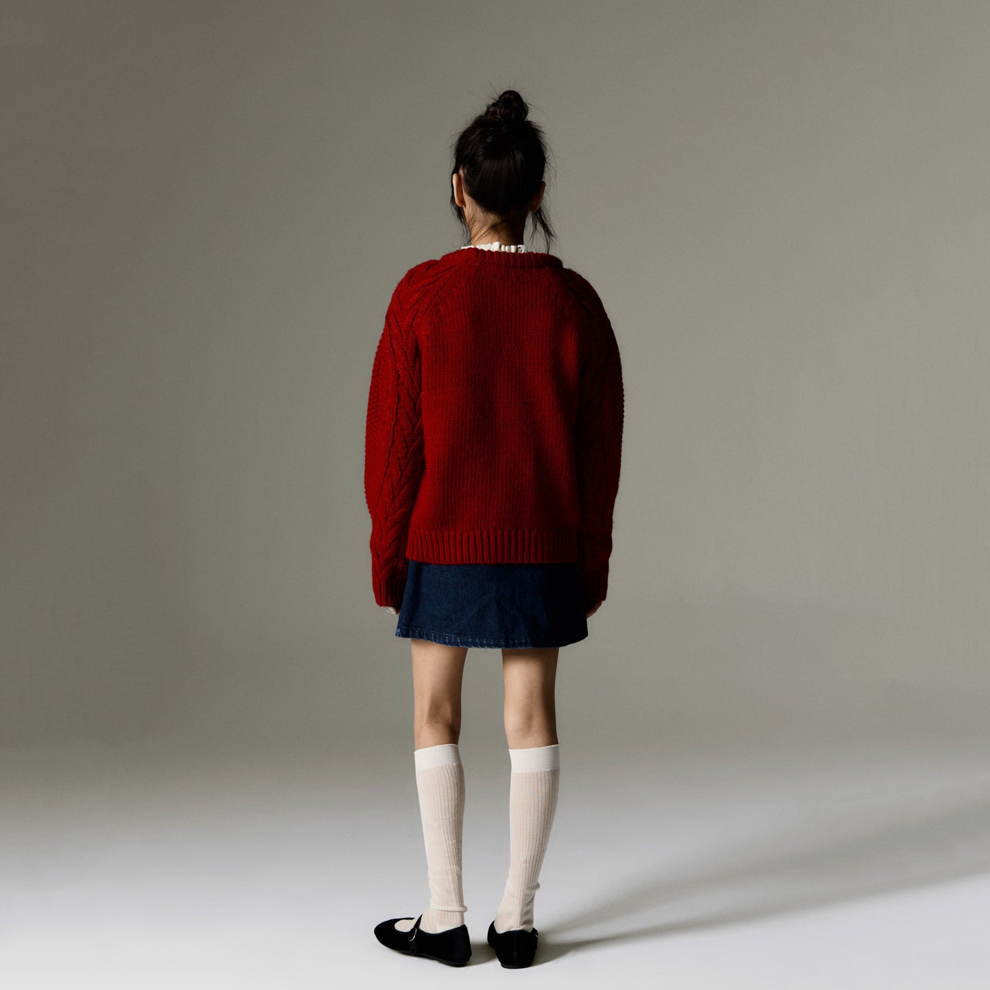 女童红色毛衣