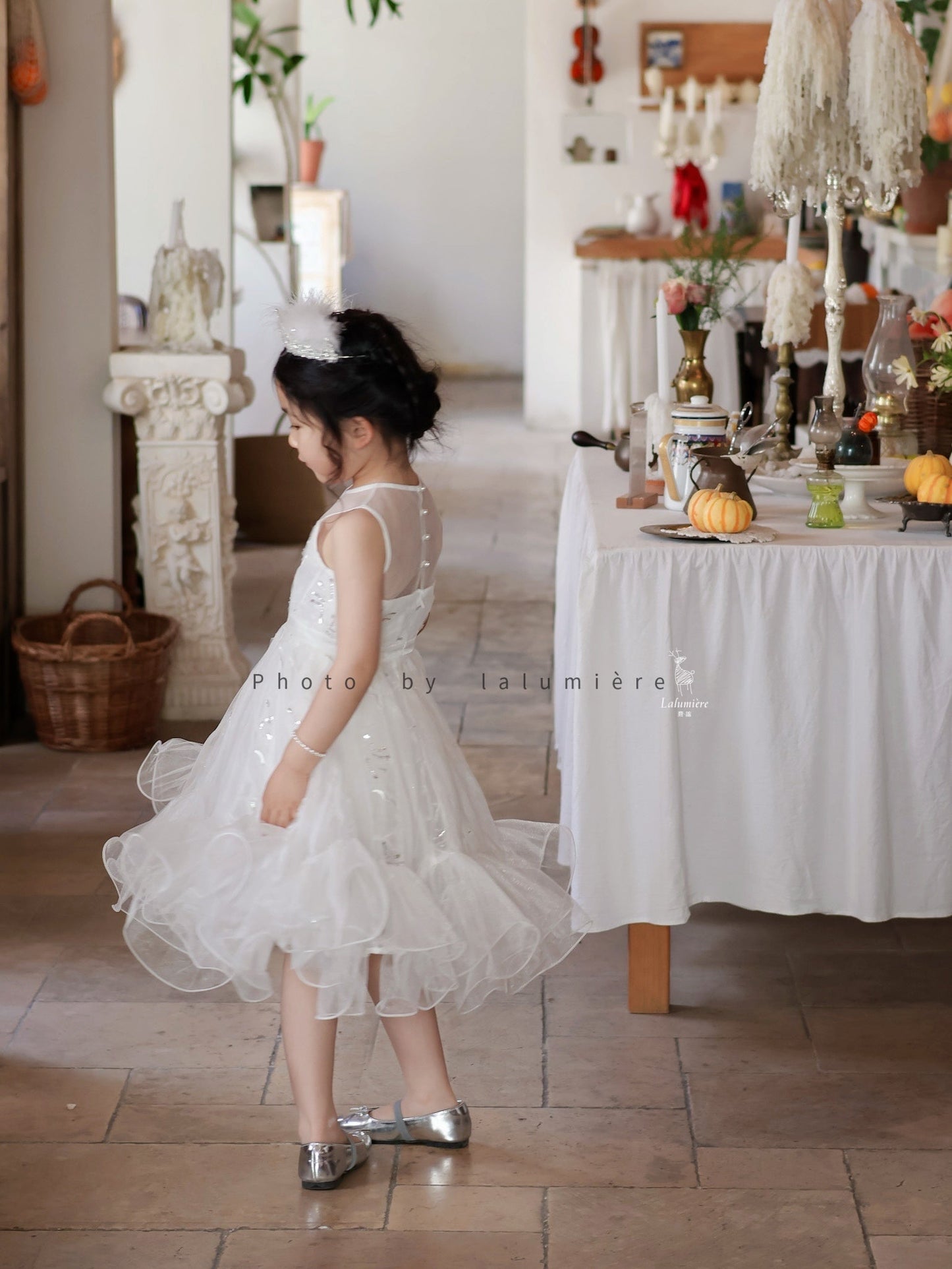 女童白色插片无袖小礼服裙