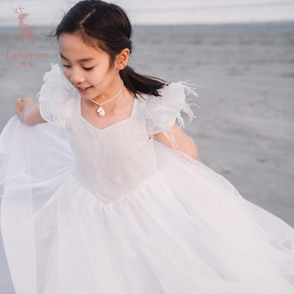 女童白色羽毛高定礼服裙
