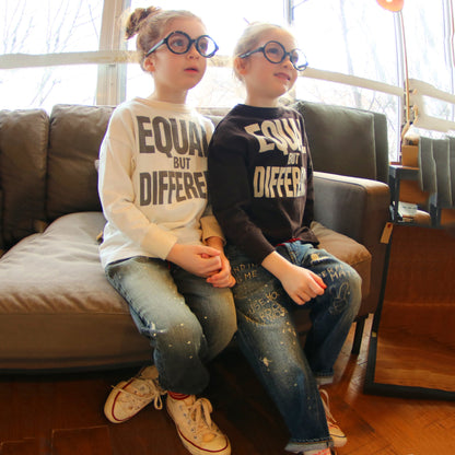 儿童深蓝色牛仔裤