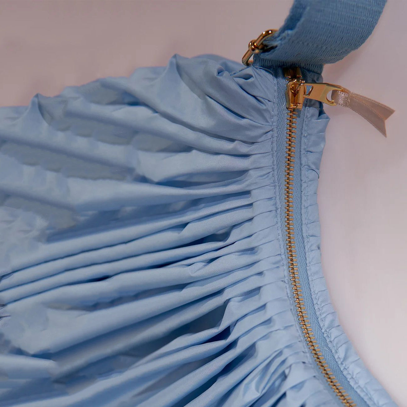 女士浅蓝色'WHIPPED CREAM'百褶包(35x25cm)