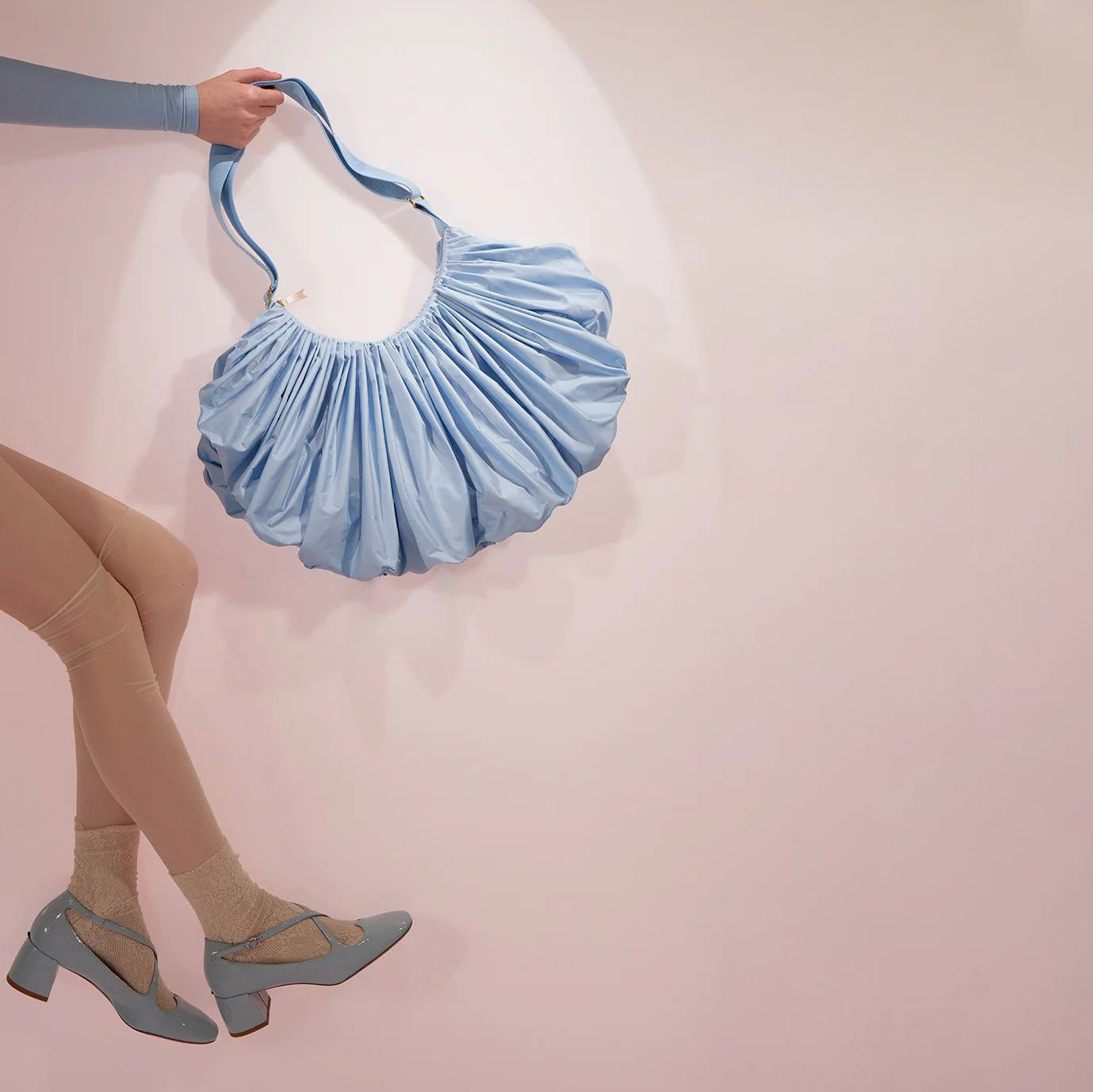 女士浅蓝色'WHIPPED CREAM'百褶包(35x25cm)