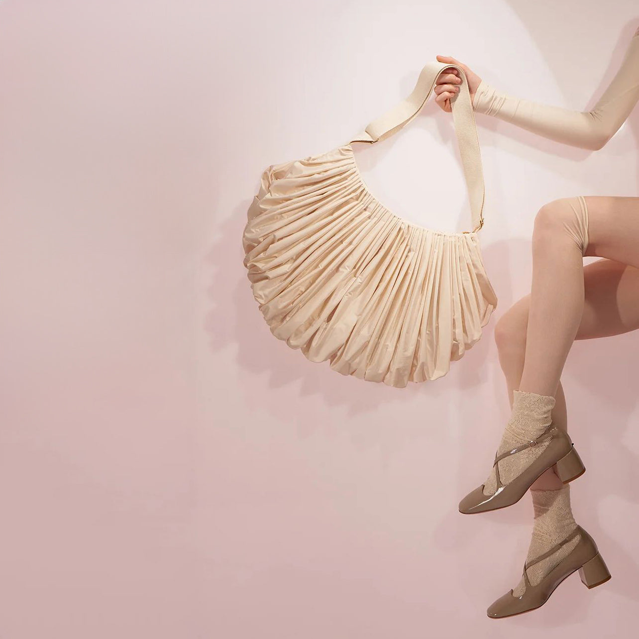 女士米白色'WHIPPED CREAM'百褶包(35x25cm)