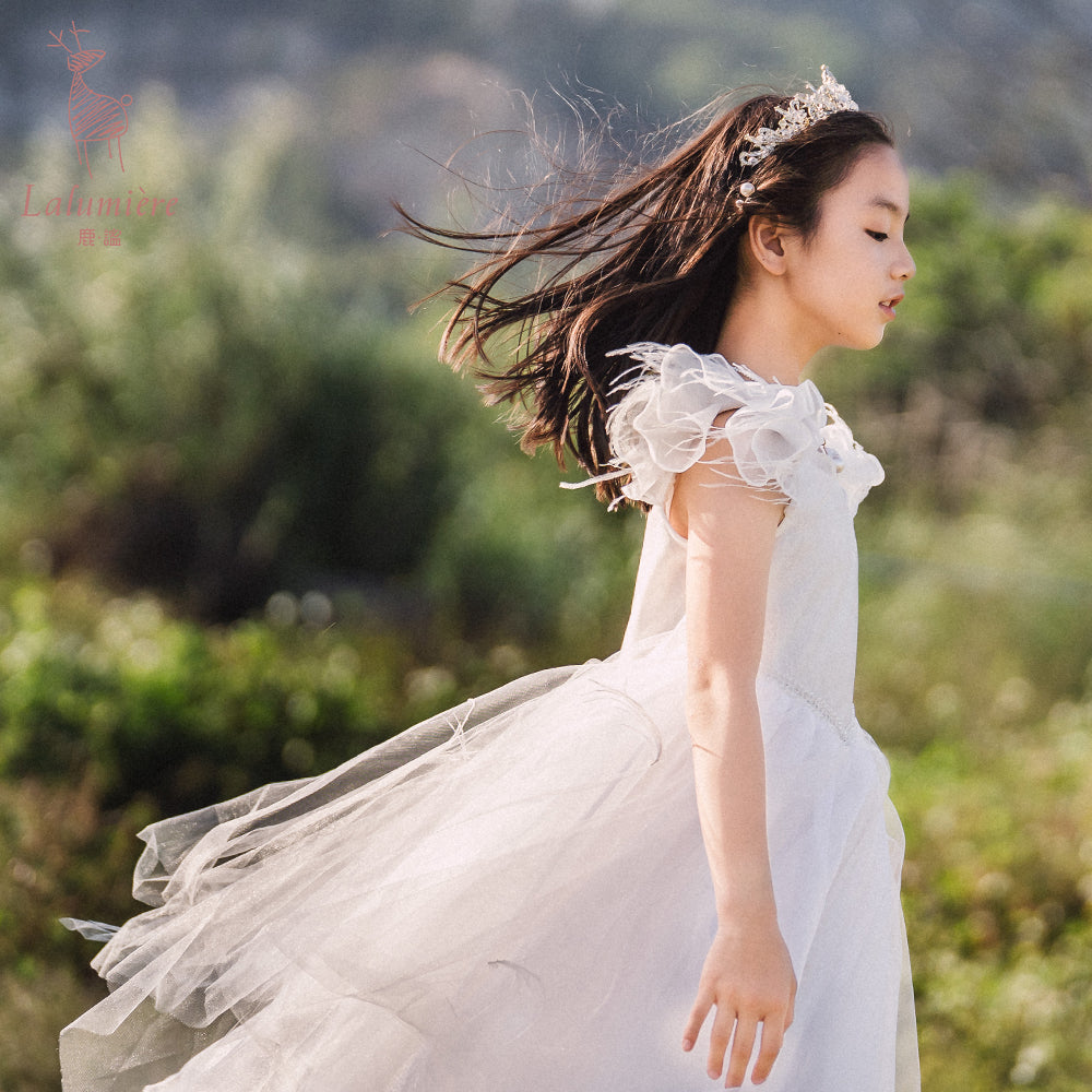 女童白色羽毛高定礼服裙