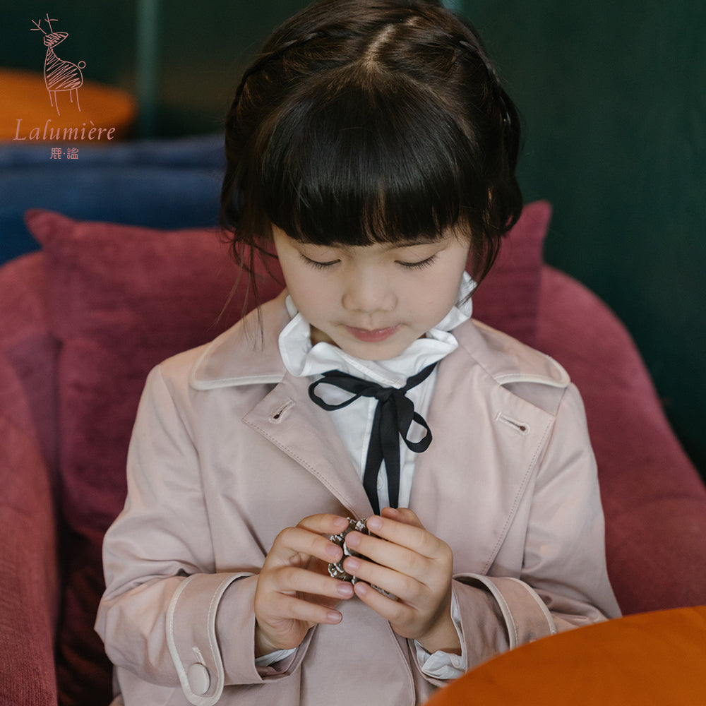 女童裸粉色短款风衣裙