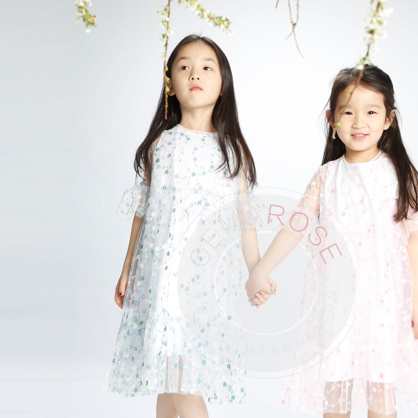 女童浅蓝色棉连衣裙