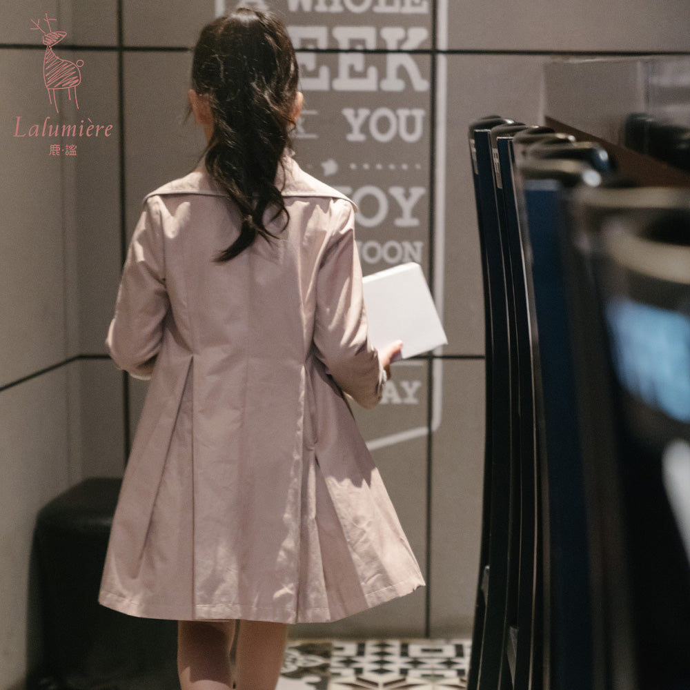 女童裸粉色长款风衣裙
