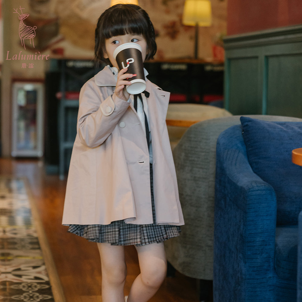 女童裸粉色短款风衣裙