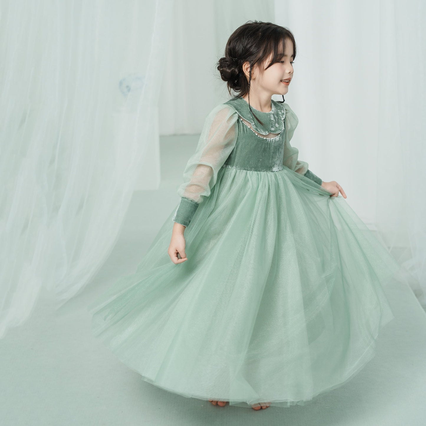 女童天青色礼服长裙