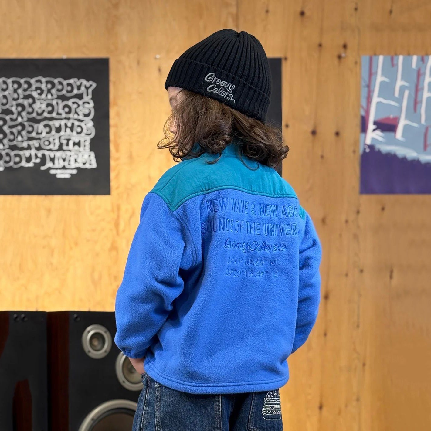 儿童蓝色抓绒卫衣