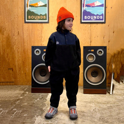 儿童黑色抓绒卫衣