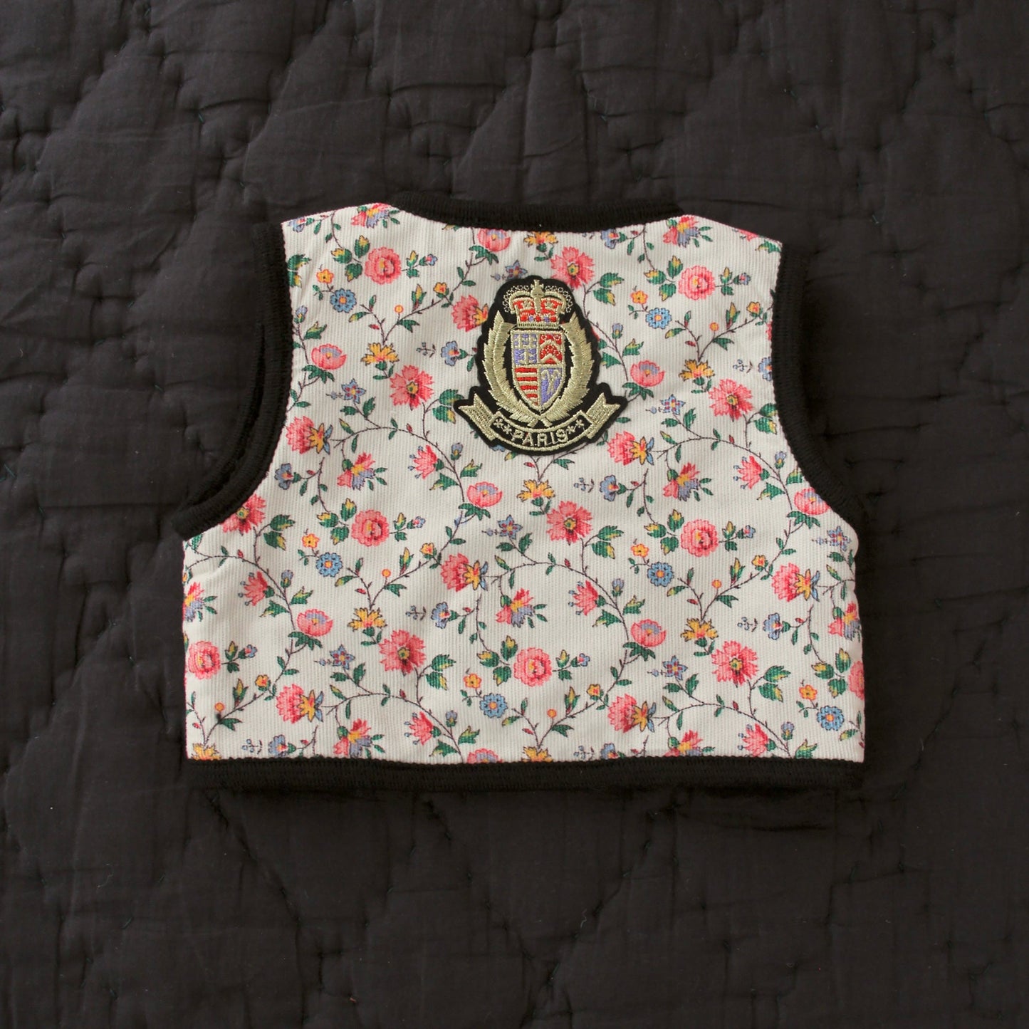 女童象牙白碎花双面马甲