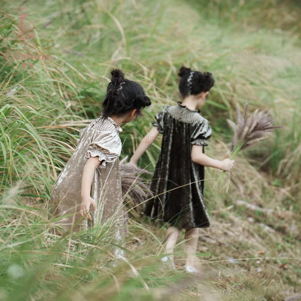 女童杏色短袖打揽丝绒裙