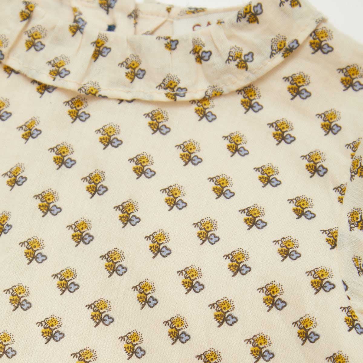 女婴米色棉衬衫