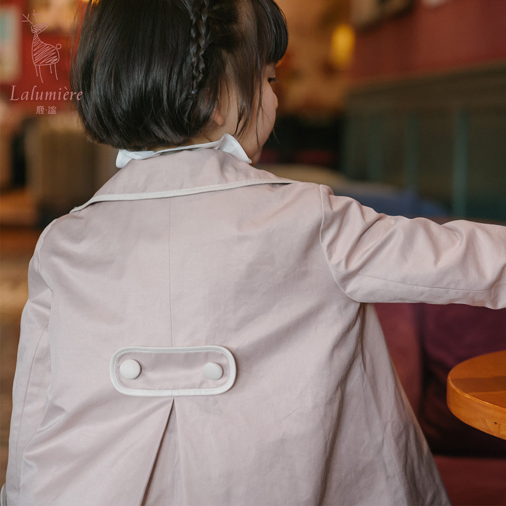 女童裸粉色短款风衣裙