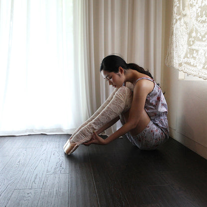 女士白色蕾丝护腿袜