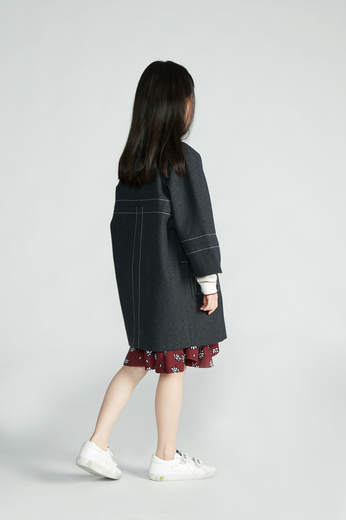 女童深灰色羊毛外套