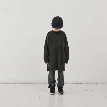 儿童木炭色羊毛毛衣