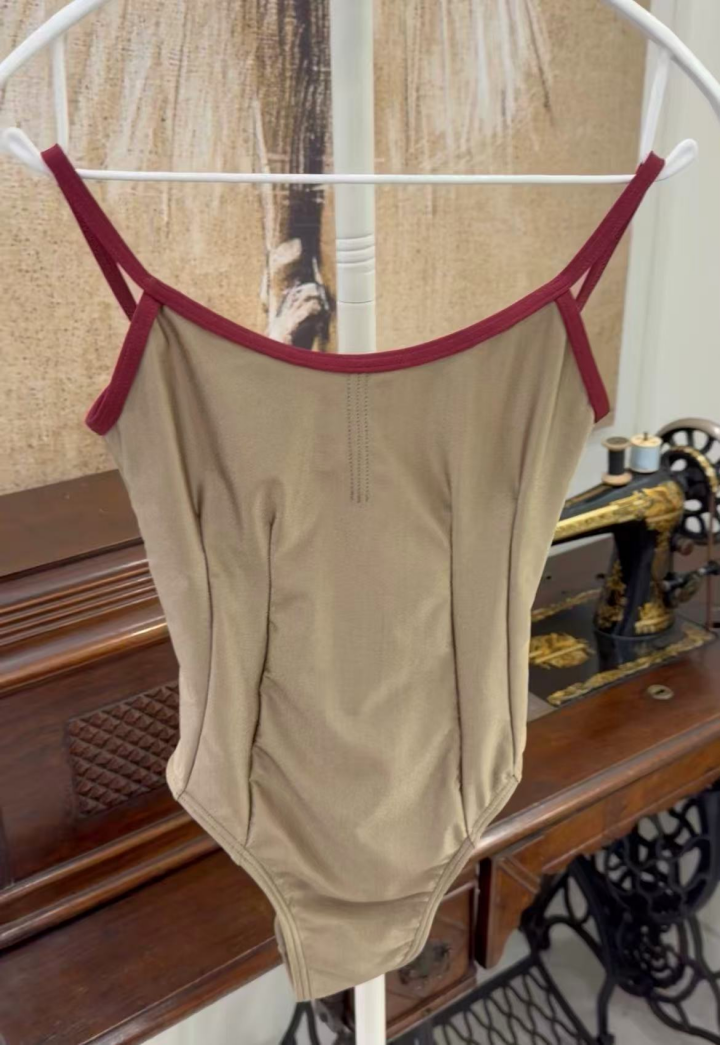 米色芭蕾舞连体衣(Beige Leotard)