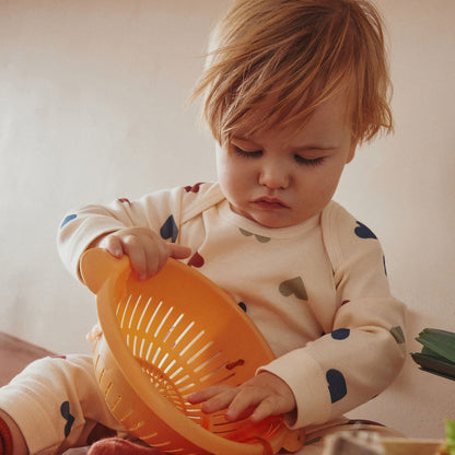 婴儿象牙白心形棉连体衣