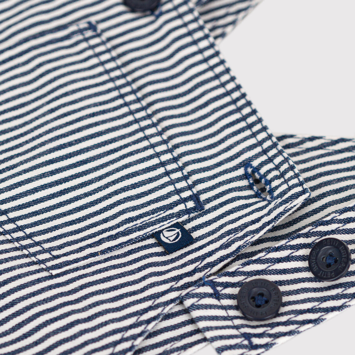 婴儿深蓝色条纹棉连体裤