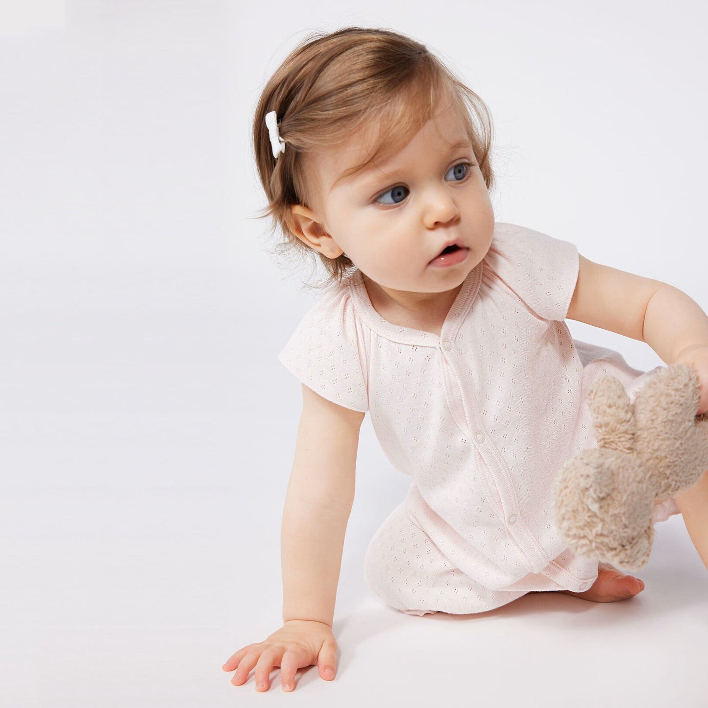 女婴浅粉色棉连体衣