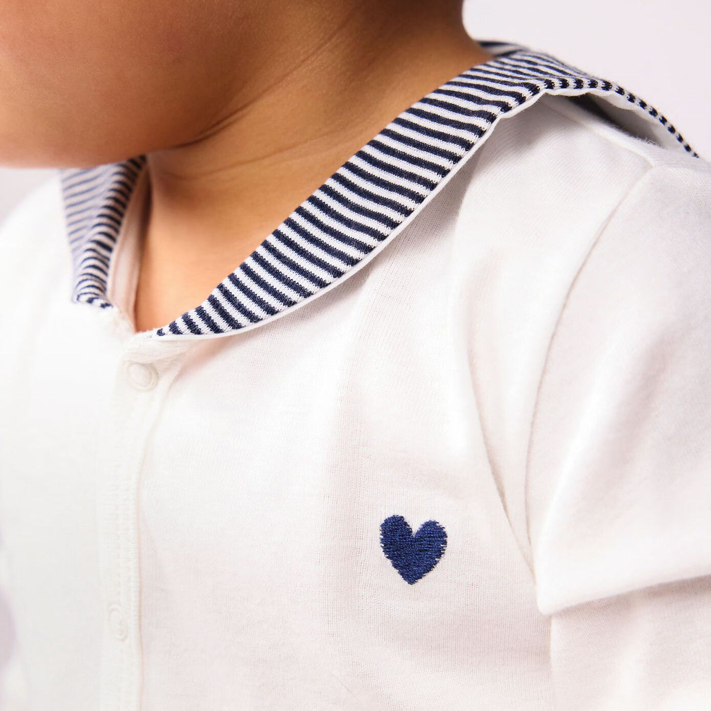 婴儿白色棉套装