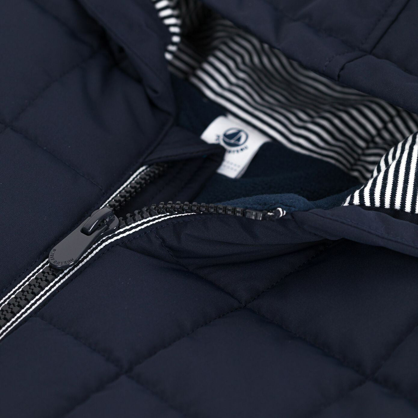 男童藏青色棉服