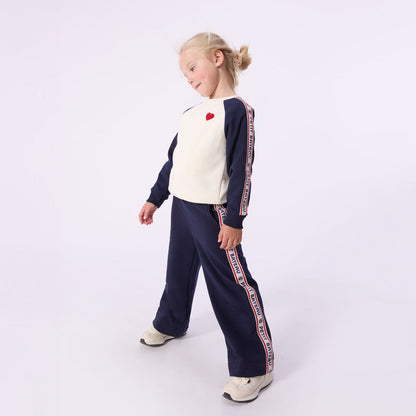 女童白色棉卫衣