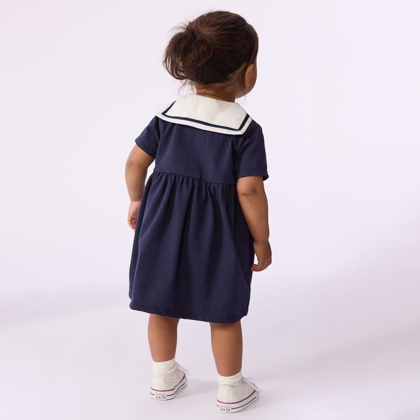 女婴藏青色棉连衣裙