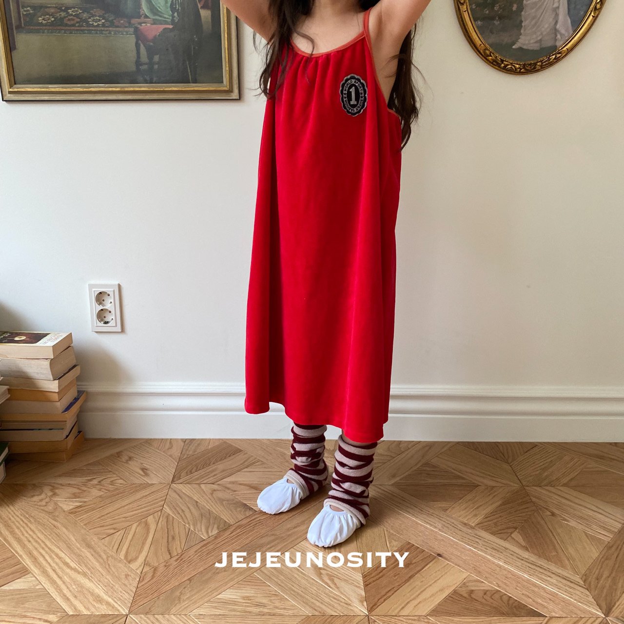 女童红色棉连衣裙