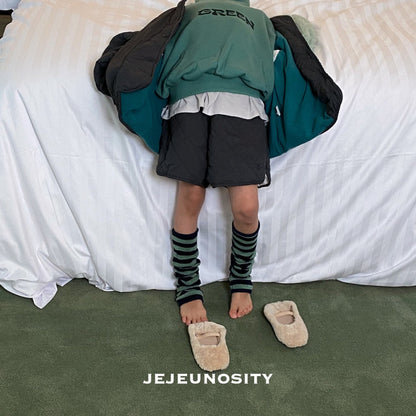 儿童木炭色棉短裤