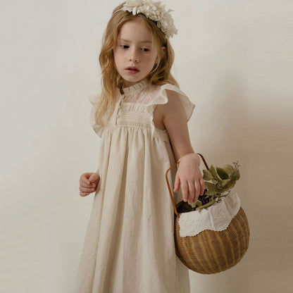 女童米白色蕾丝连衣裙