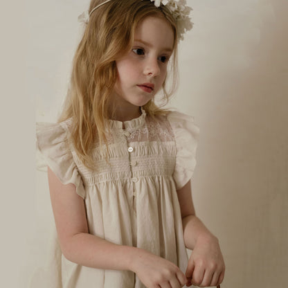 女童米白色蕾丝连衣裙