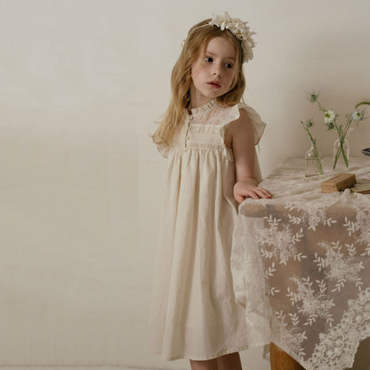 女童米白色蕾丝连衣裙
