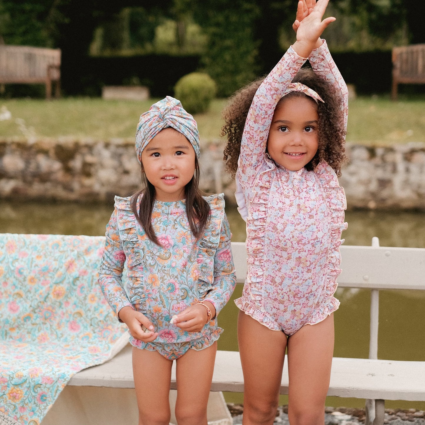 女童粉色碎花泳衣