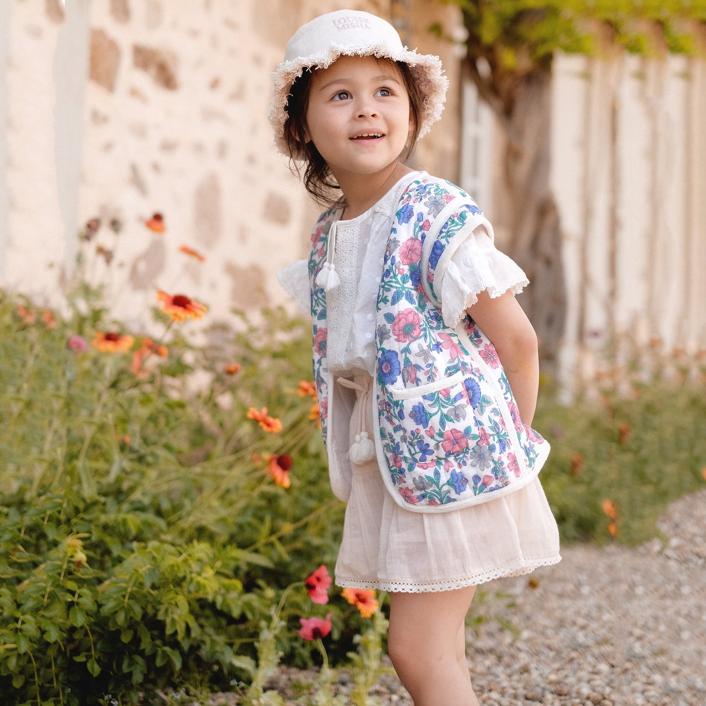 女童白色荷叶袖棉上衣