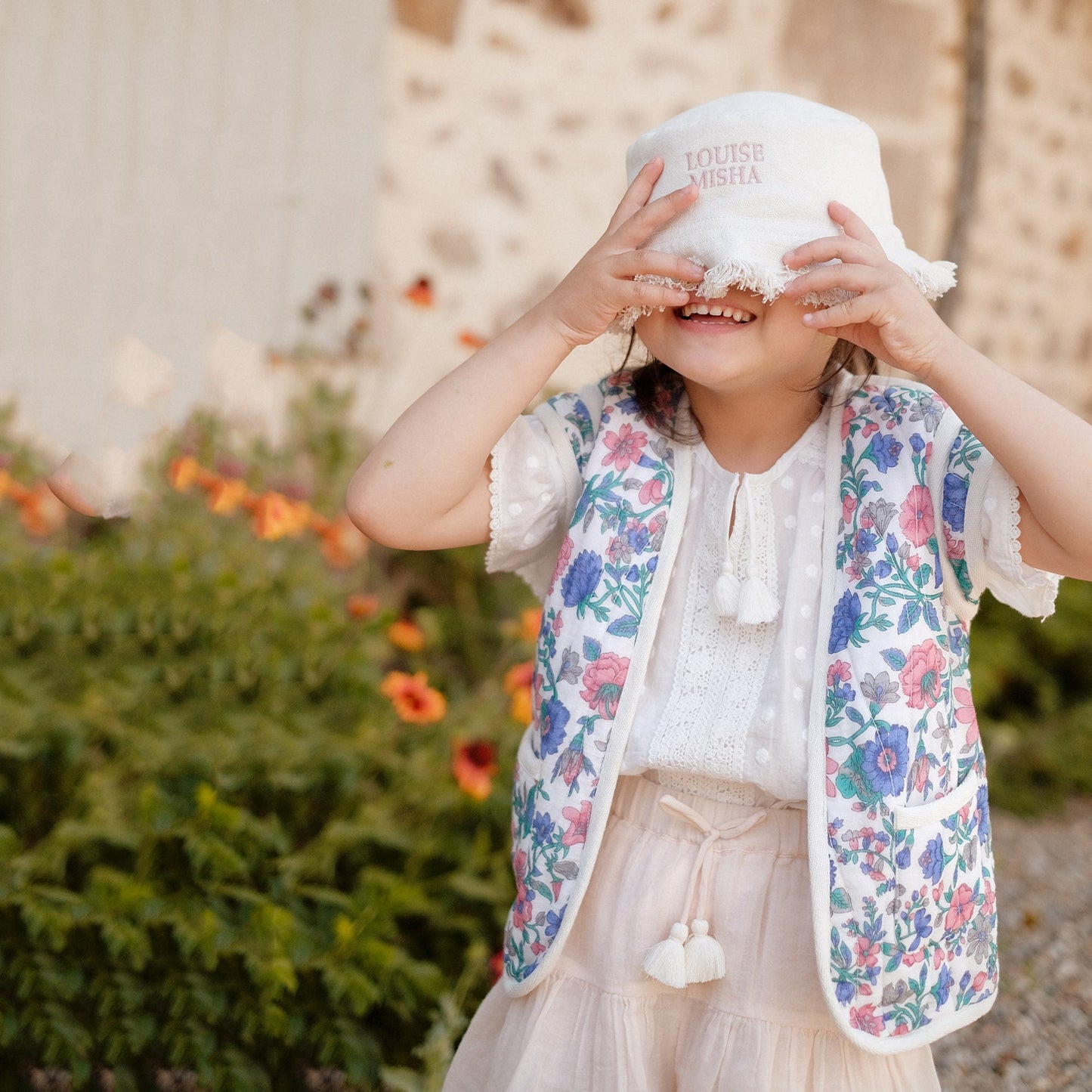 女童白色荷叶袖棉上衣